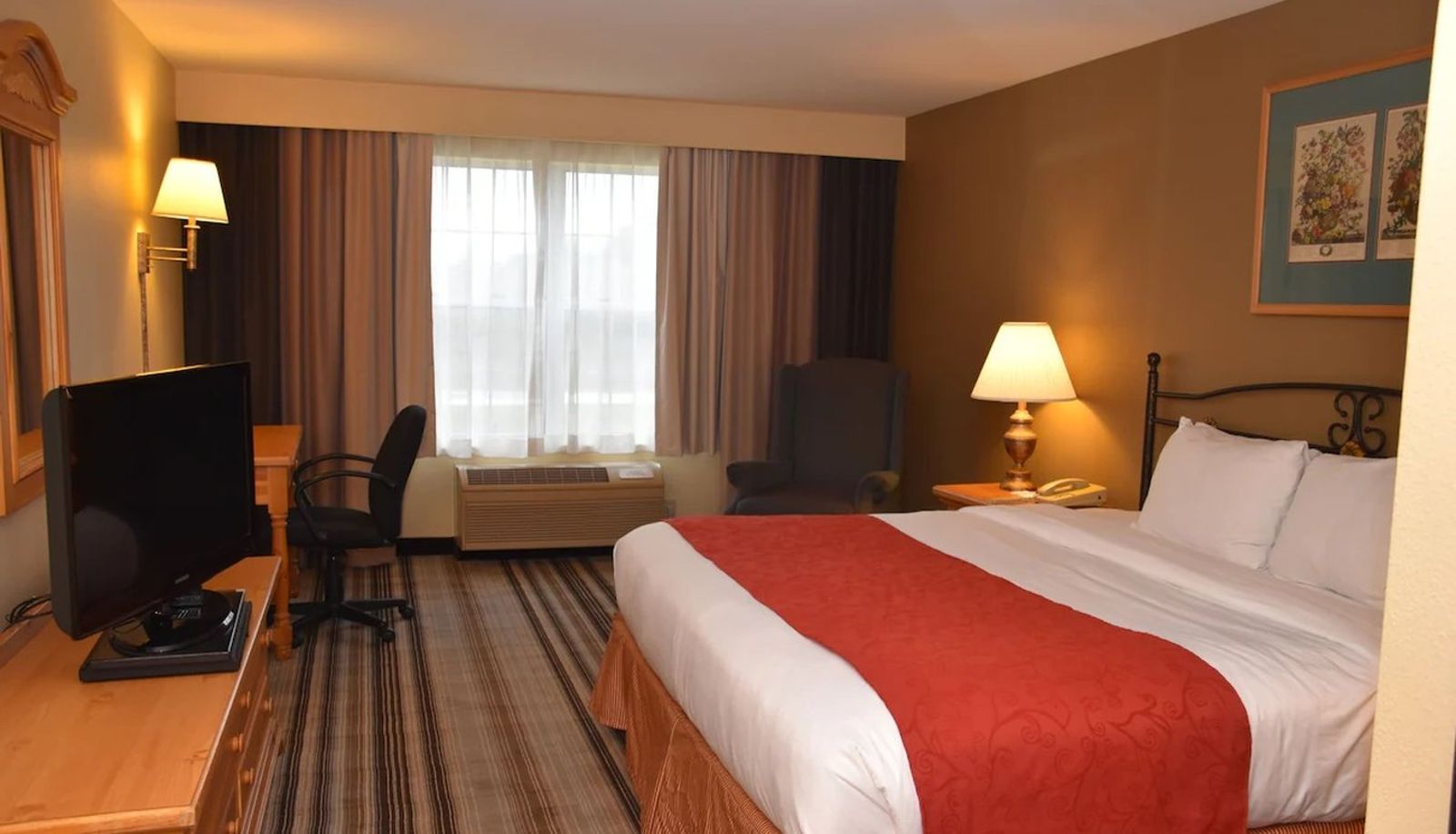 Room - Holiday Inn Express & Suites PORT WASHINGTON by IHG