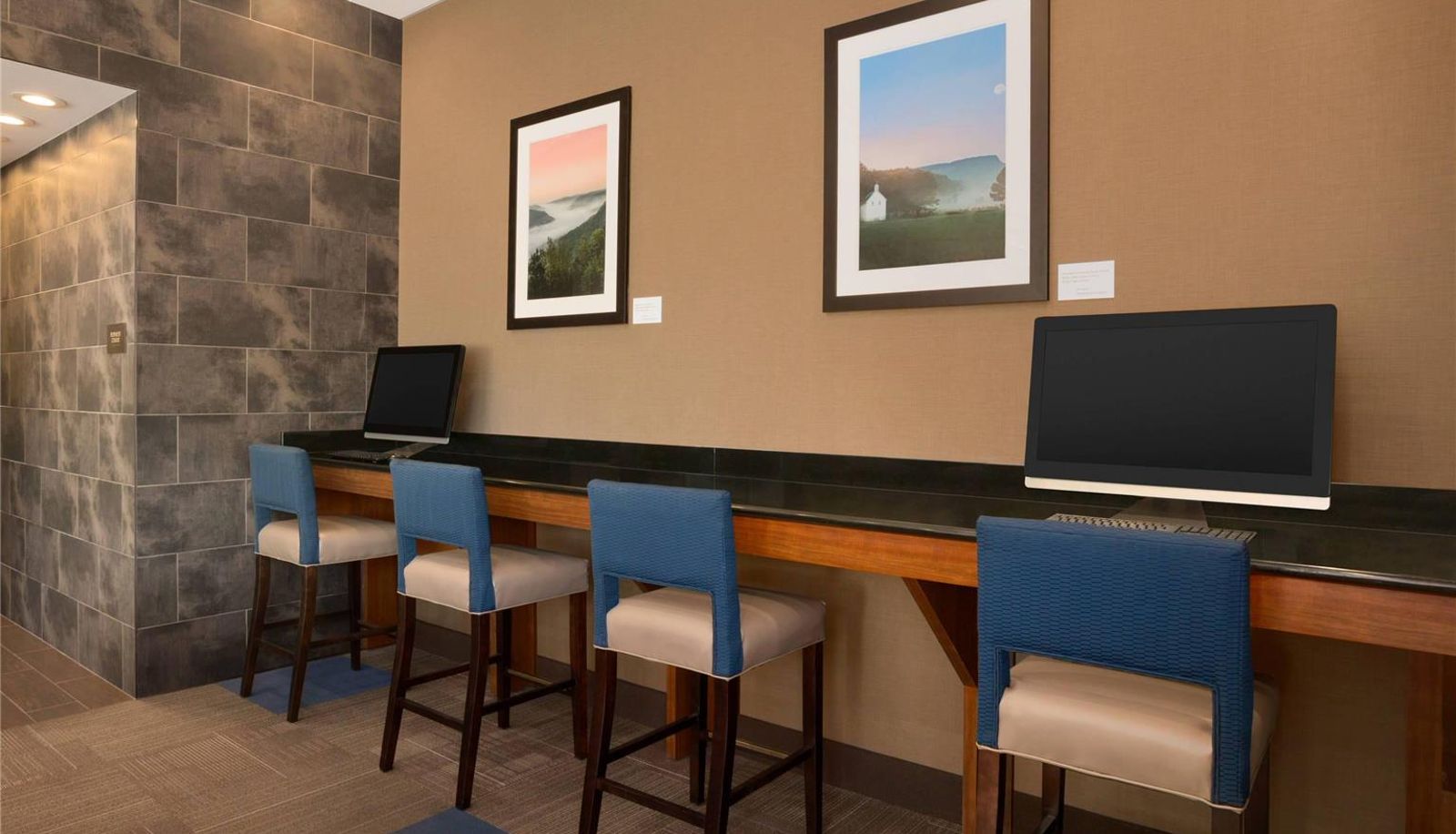 Centro de negocios - Comfort Inn & Suites Presidential