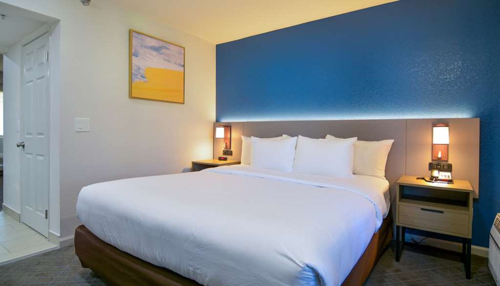 Zimmer - Comfort Inn & Suites Moreno Valley Near March Air Reserve Base