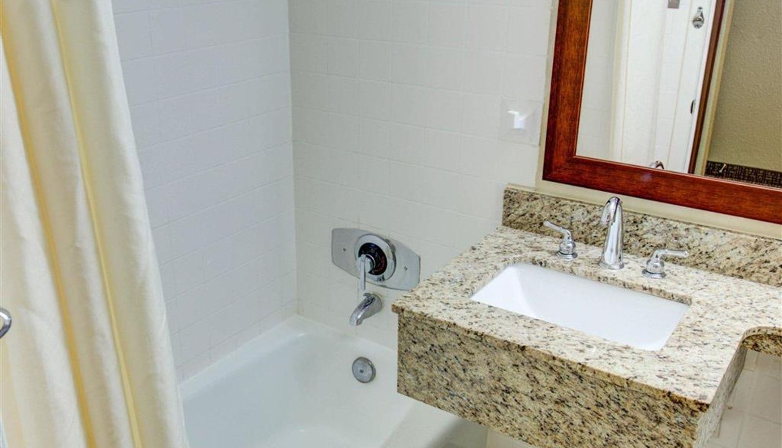 Zimmer - Comfort Inn Conference Center Pittsburgh Penn Hills