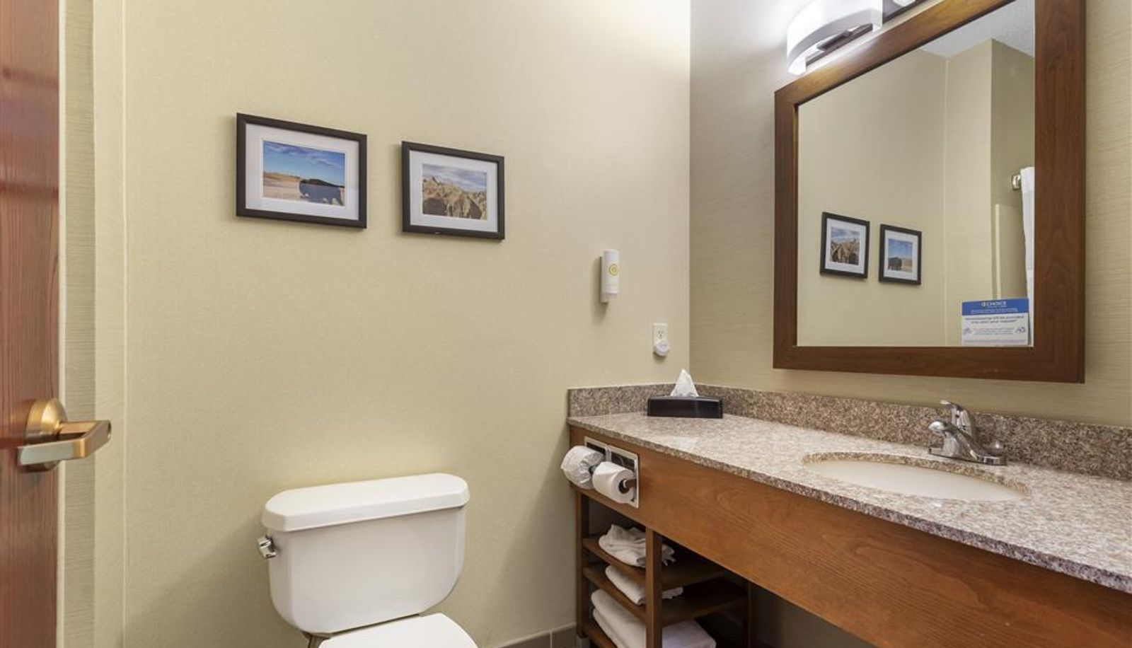 Camera - Comfort Inn & Suites Rapid City South - Mt Rushmore Gateway