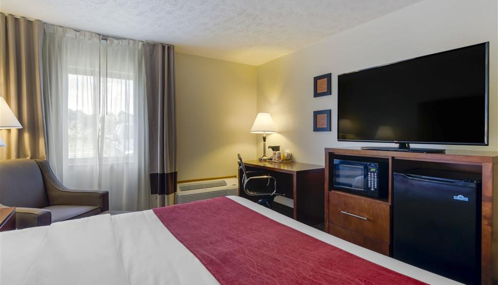 Room - Comfort Inn Atkins-Marion I-81