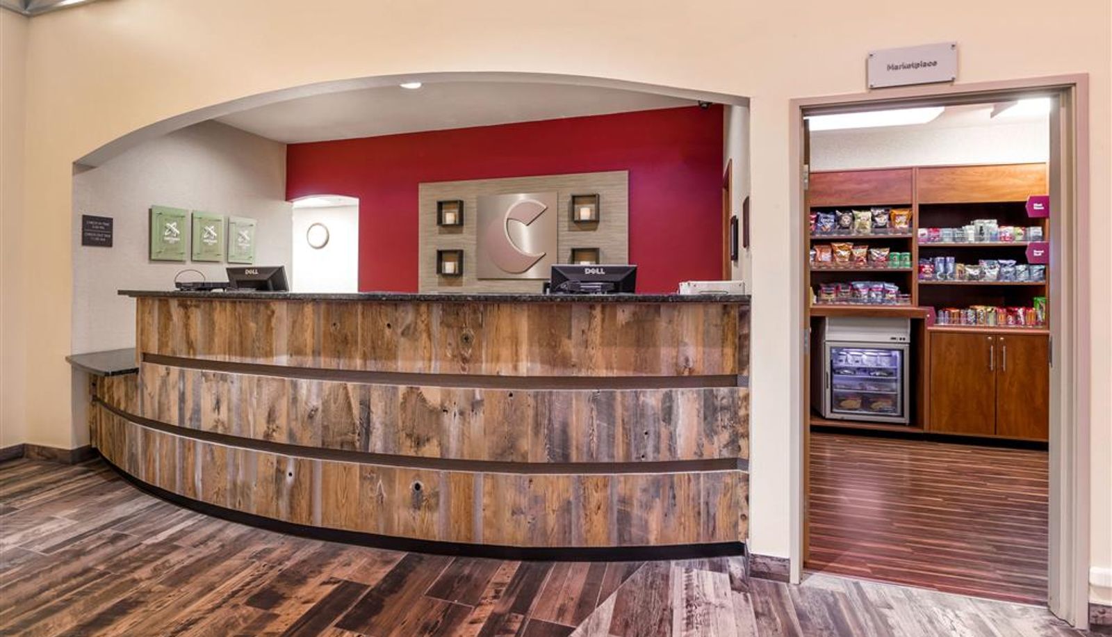 Hall - Comfort Suites Burlington