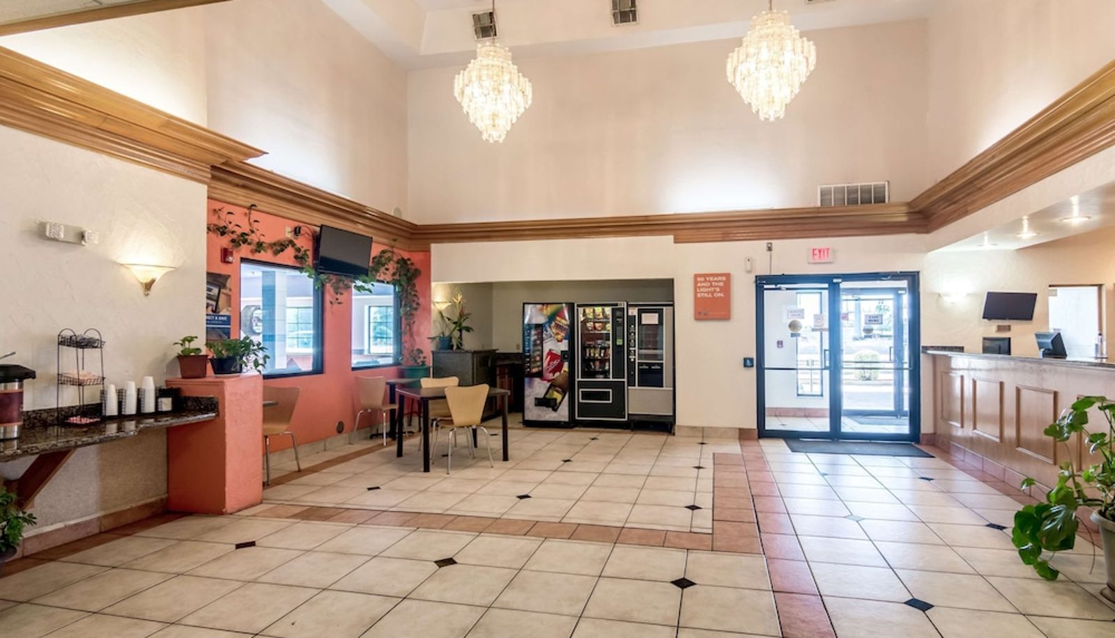 Hall - Motel 6 Bricktown
