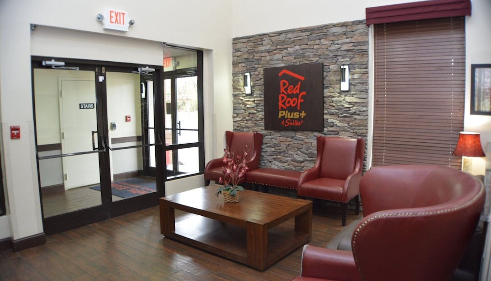 Hall - Red Roof PLUS+ & Suites Chattanooga - Downtown