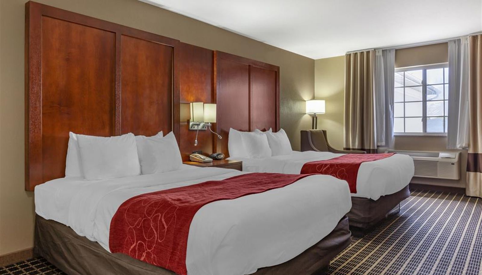 Camera - Comfort Suites Delavan - Lake Geneva Area