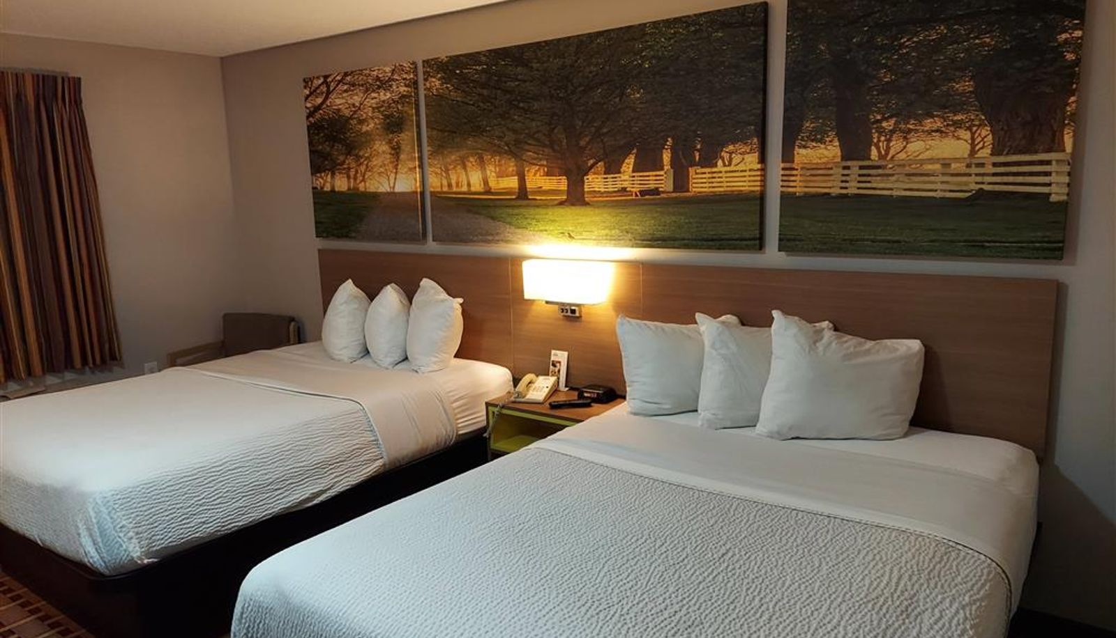 Zimmer - Days Inn & Suites by Wyndham Huntsville