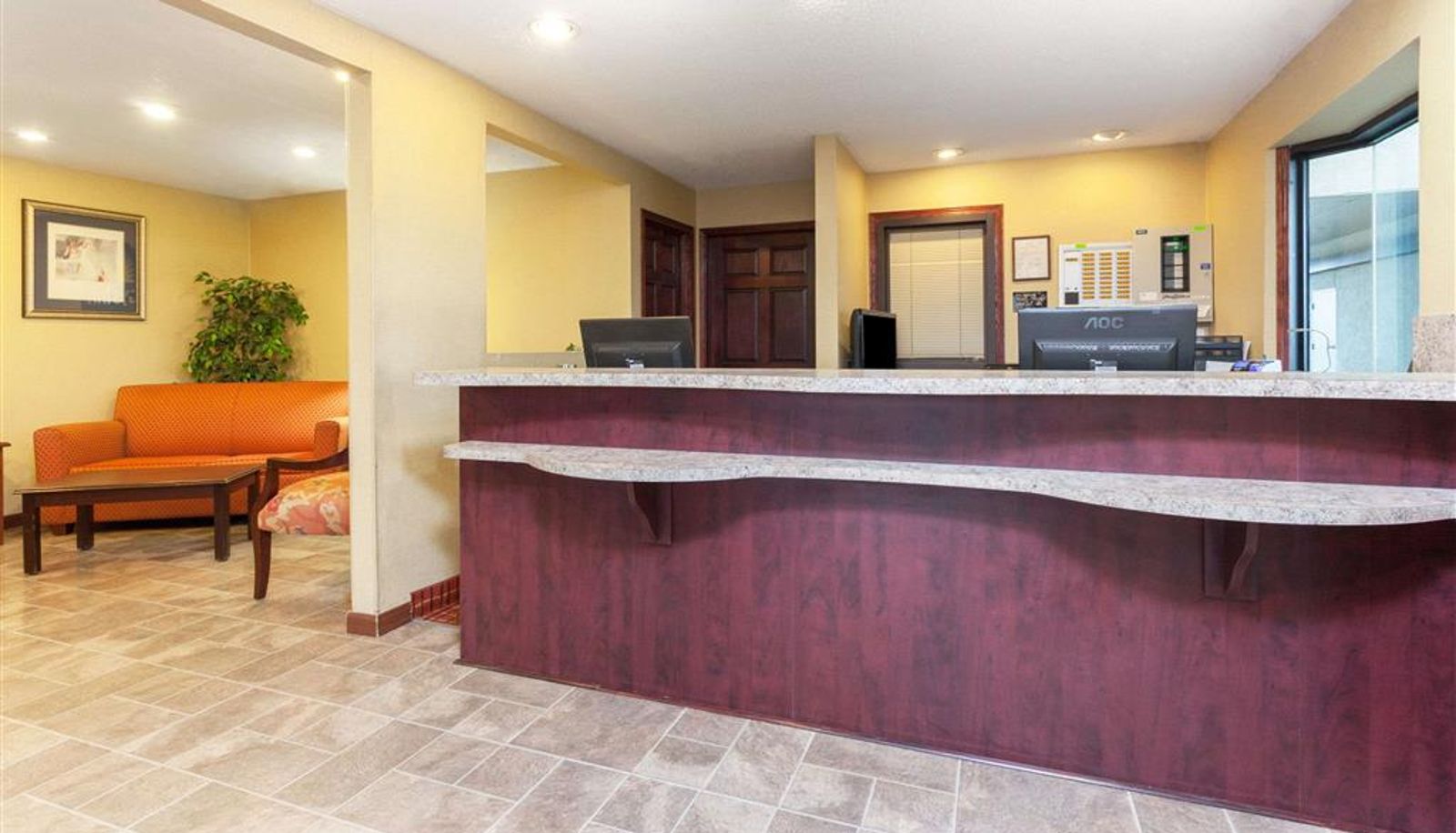 Lobby - Days Inn by Wyndham Maumee/Toledo