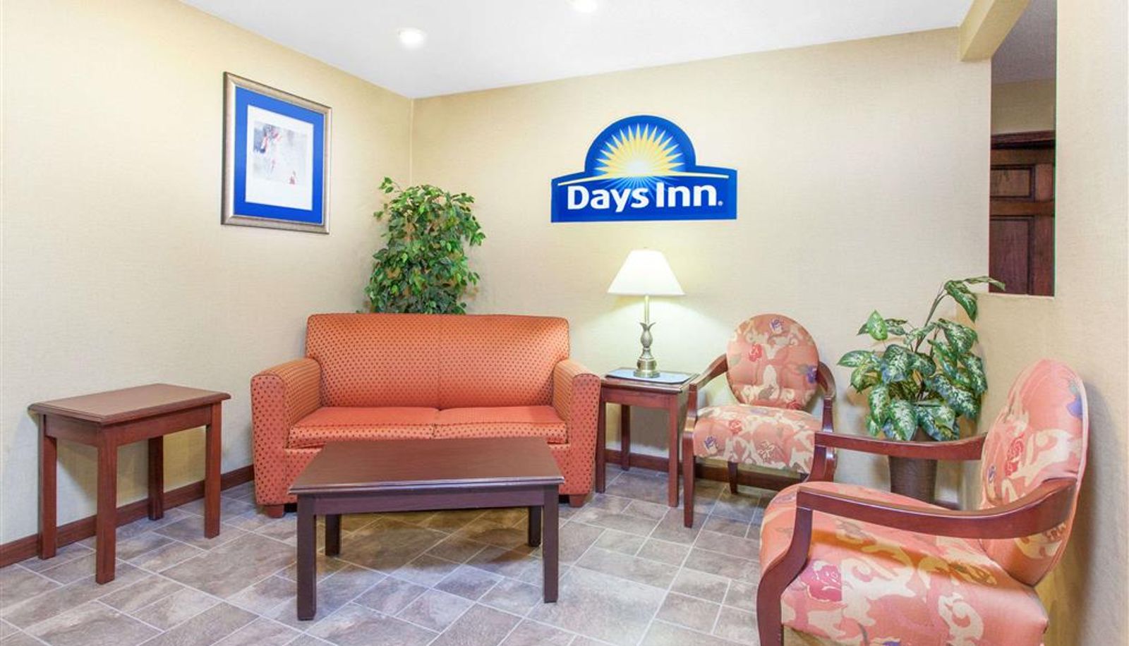 Lobby - Days Inn by Wyndham Maumee/Toledo