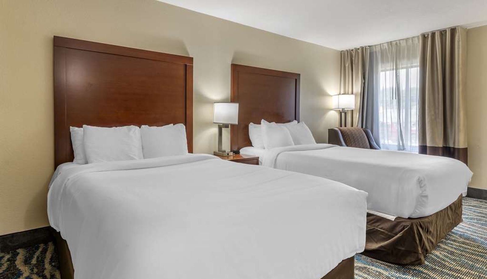 Room - Spark by Hilton Asheville Blue Ridge Parkway