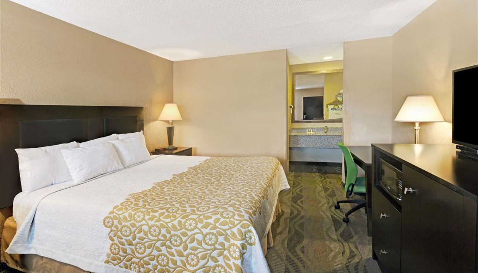 Camera - Days Inn by Wyndham Cherokee Near Casino