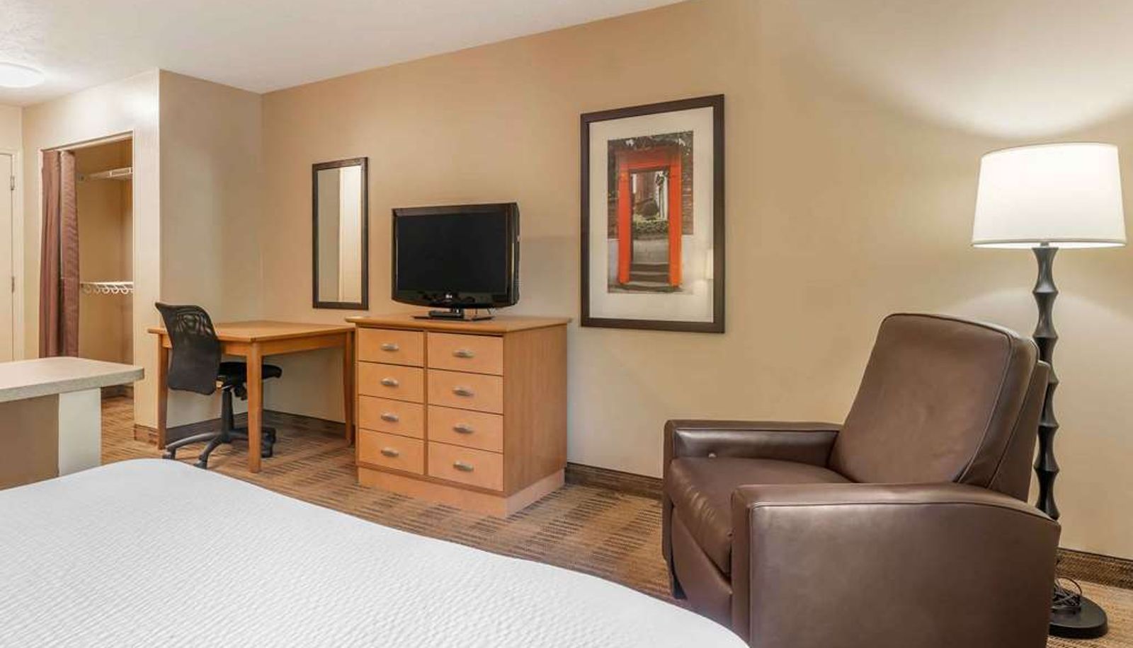 Room - Extended Stay America - Cleveland - Great Northern Mall