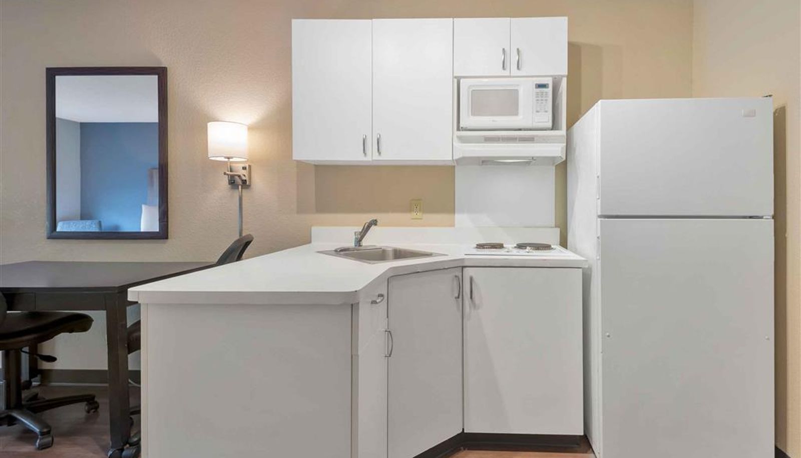 Zimmer - Extended Stay America Select Suites - Charlotte - Tyvola Rd.