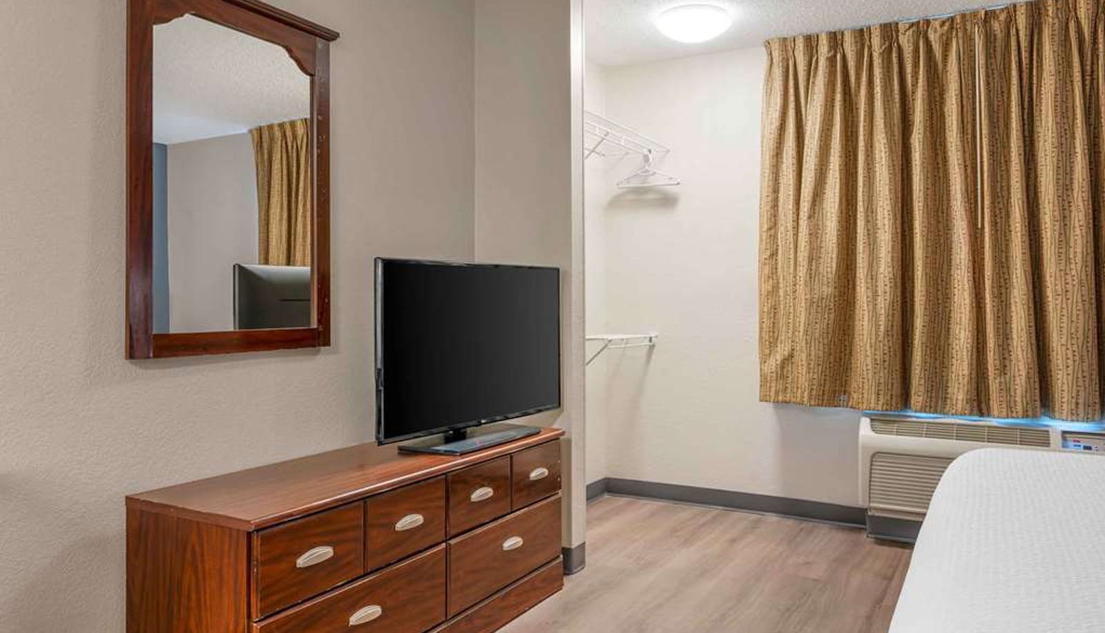 Zimmer - Extended Stay America - Fort Wayne - South