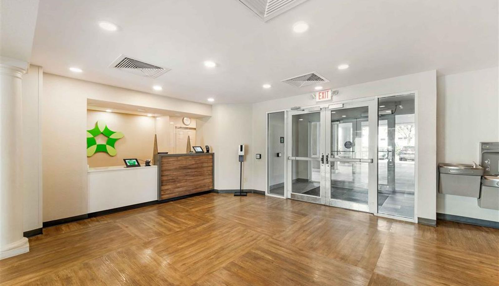 Lobby - Extended Stay America Premier Suites - Miami - Airport - Doral -25th Street