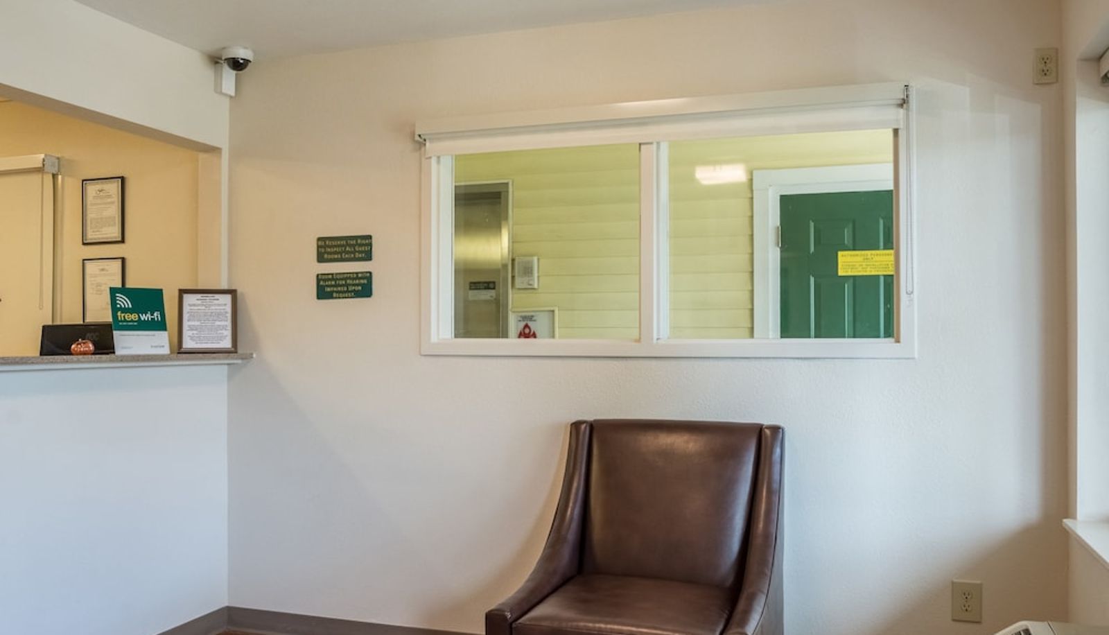 Lobby - OR HomeTowne Studios Salem
