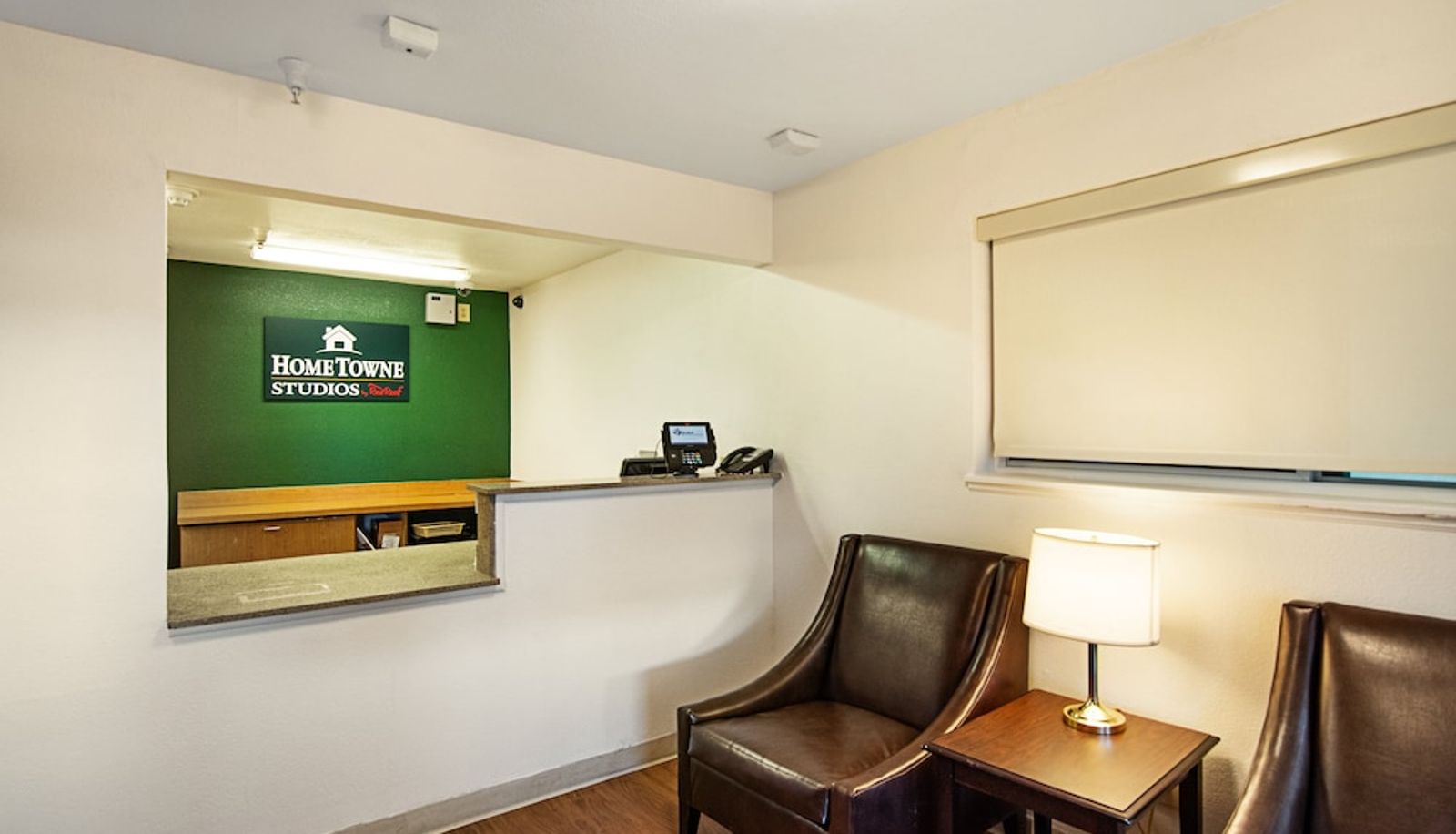 Reception - HomeTowne Studios Colorado Springs - Airport