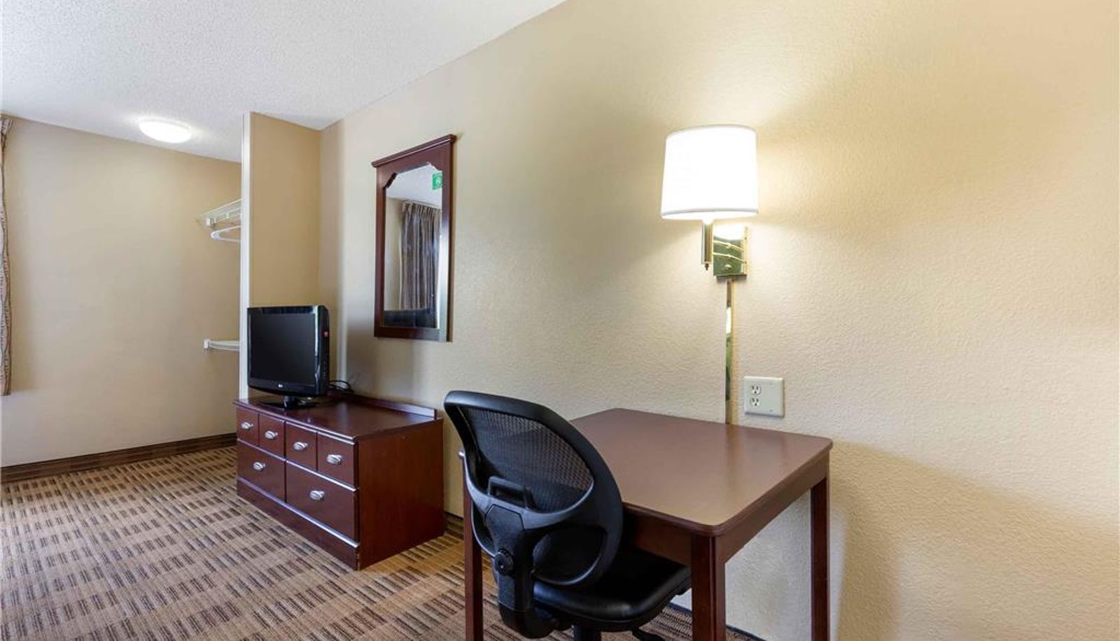 Camera - Extended Stay America - Baltimore - Glen Burnie