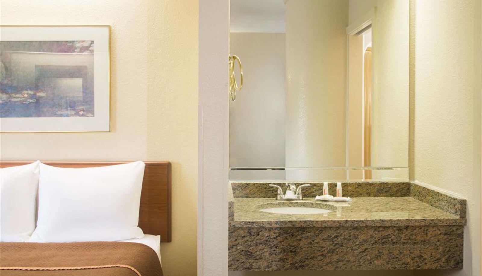 Kamer - Travelodge by Wyndham Fort Myers Airport