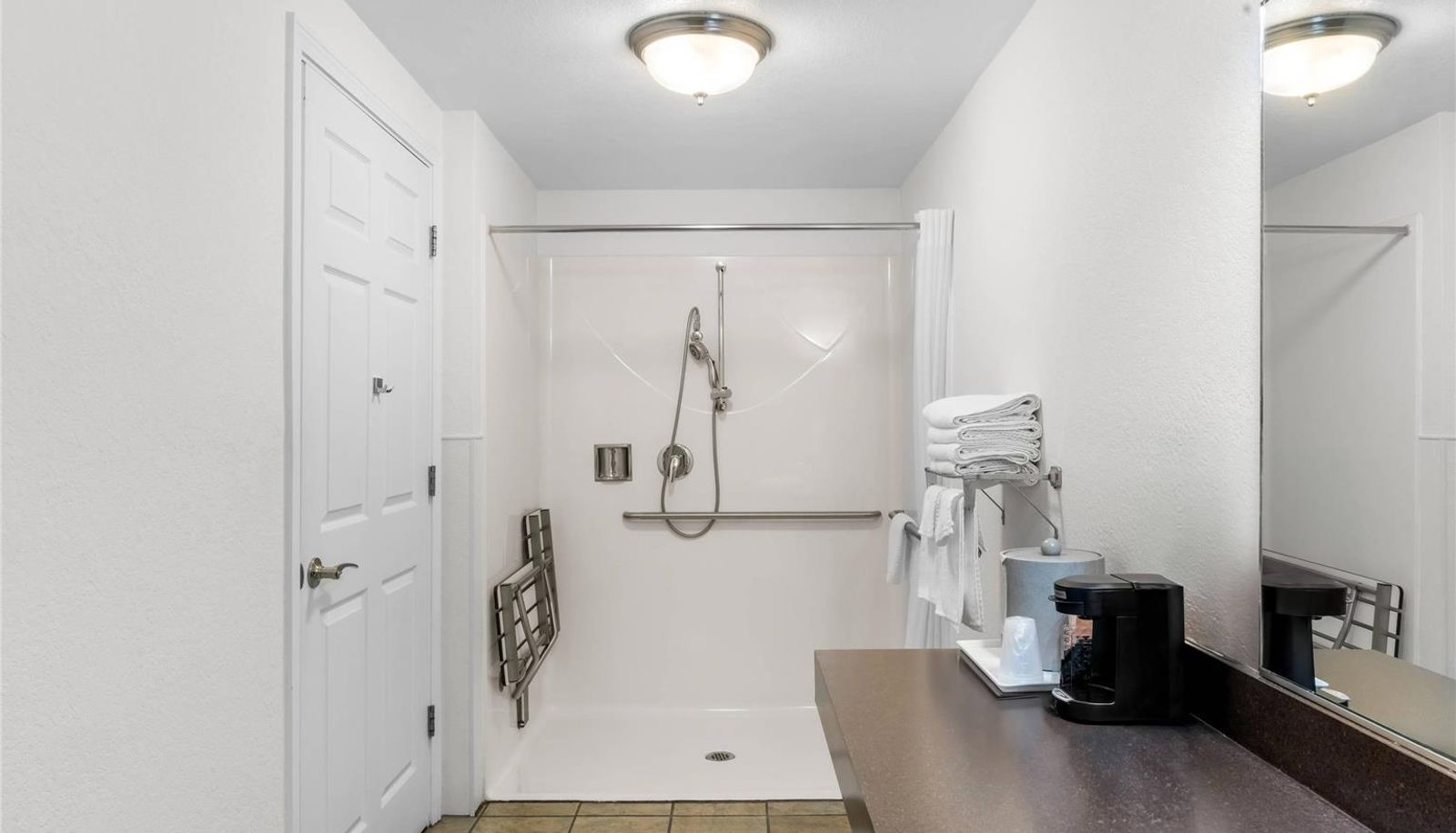 Room - Econo Lodge