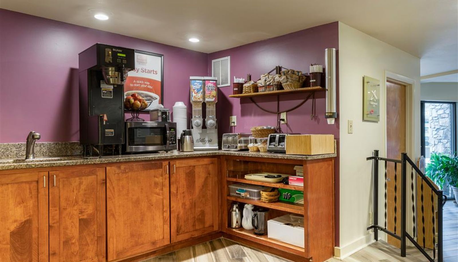 Restaurant - Econo Lodge Cherokee