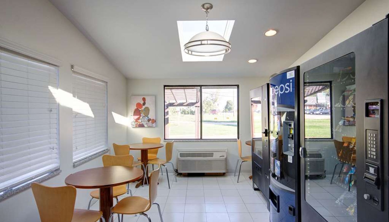 Hall - Americas Best Value Inn Heath Newark