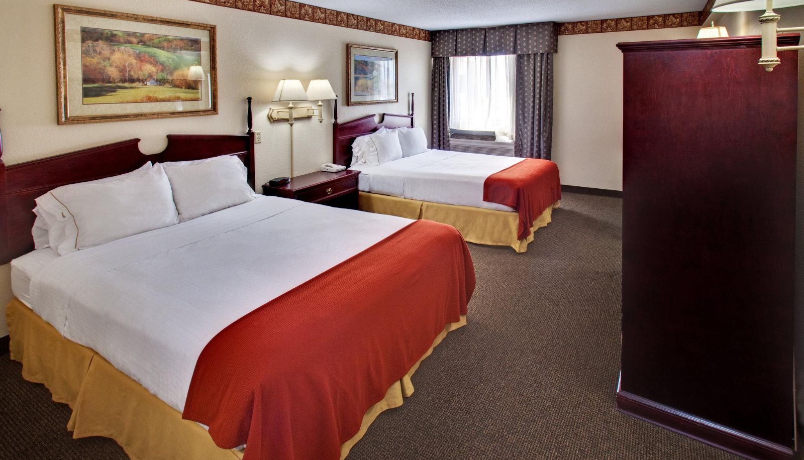 Habitación - SureStay Plus Hotel by Best Western Watertown