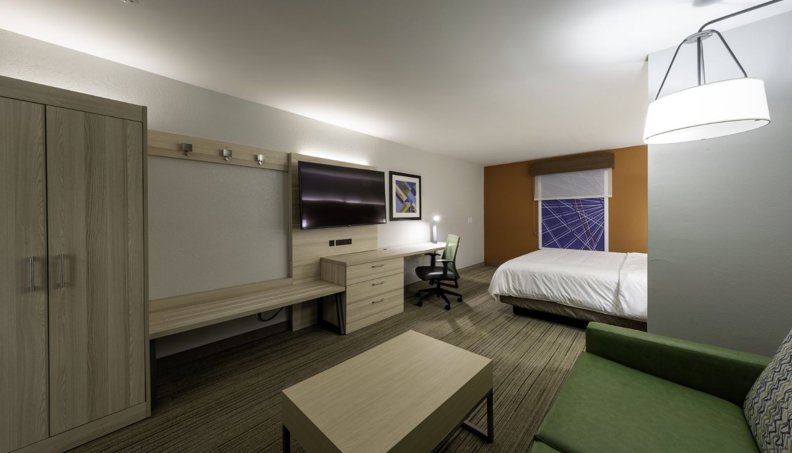 Room - Holiday Inn Express & Suites PETERSBURG/DINWIDDIE by IHG