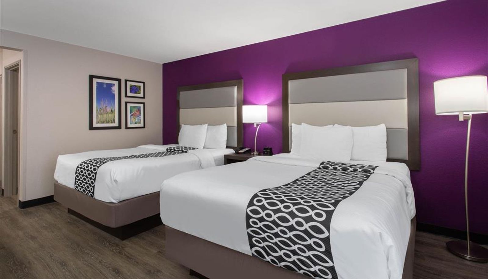 Camera - La Quinta Inn & Suites by Wyndham Effingham