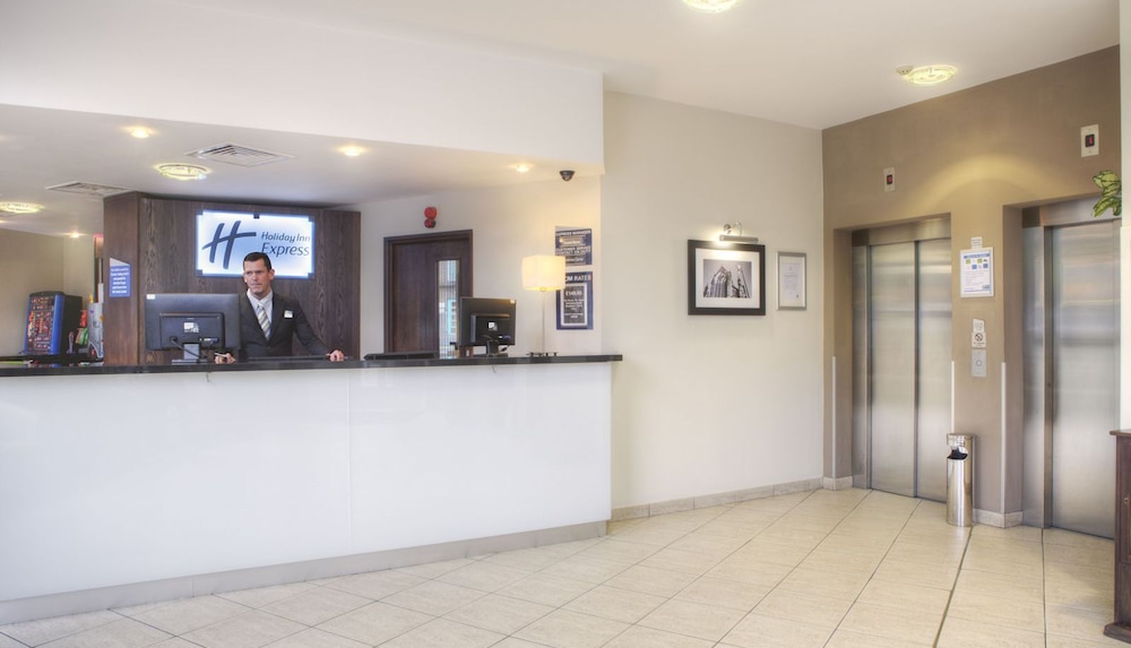Rezeption - Holiday Inn Express GLASGOW CITY THEATRELAND by IHG