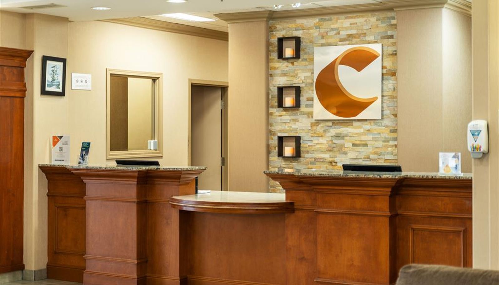 Hall - Comfort Inn & Suites