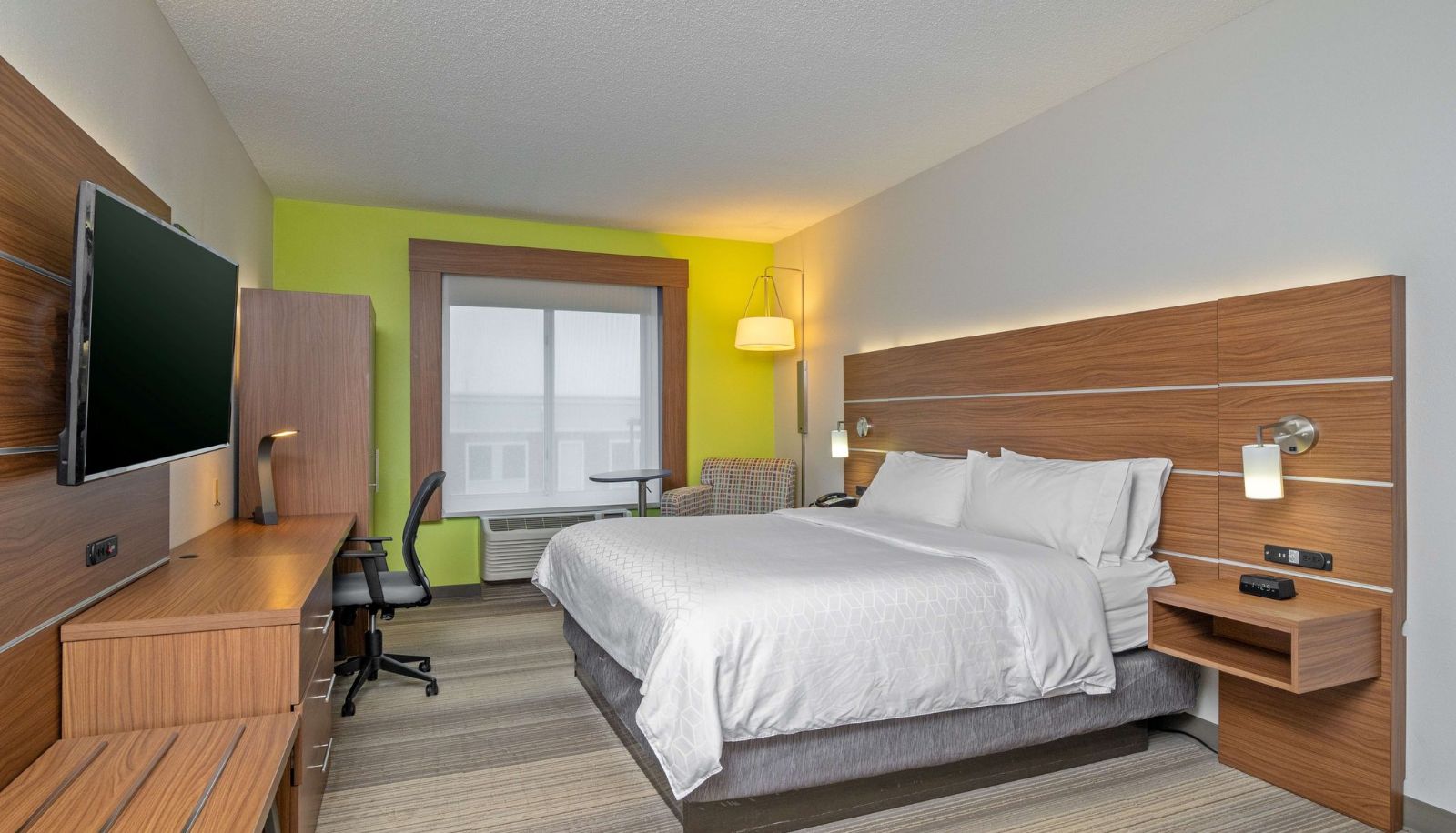 Zimmer - Holiday Inn Express & Suites WOODBRIDGE by IHG