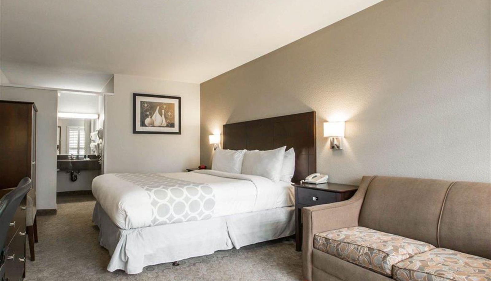 Room - Rodeway Inn Convention Center