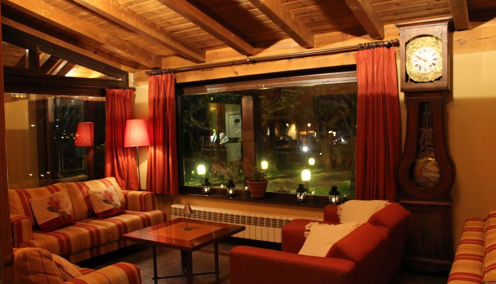 Hal - Hotel Saurat