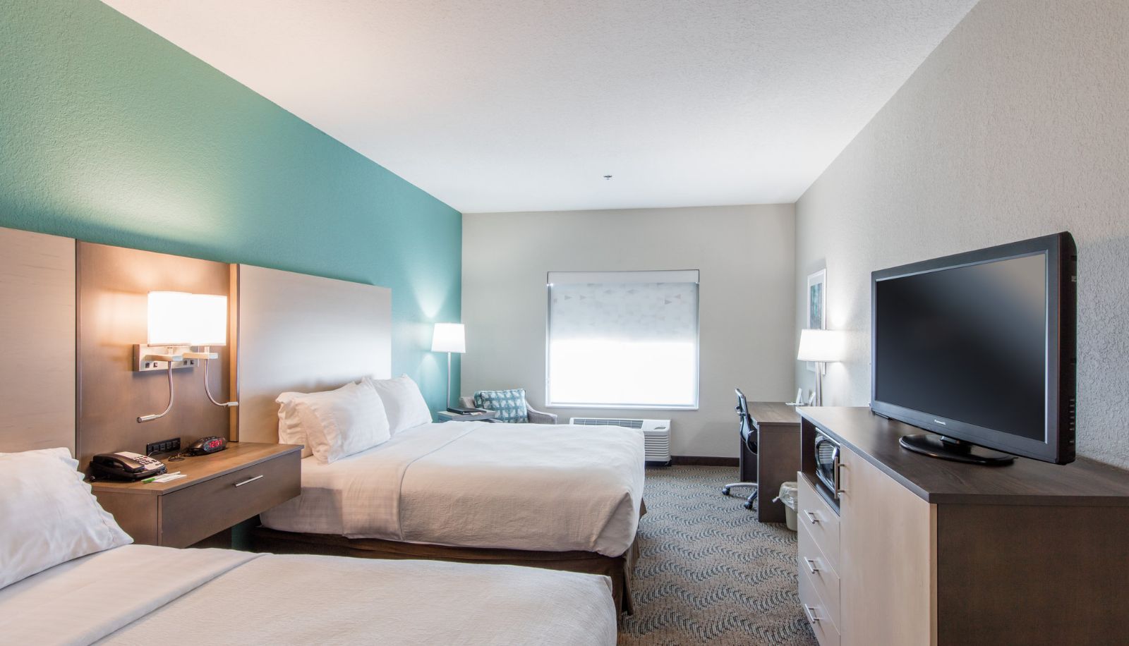 Room - Holiday Inn & Suites LAKE CITY by IHG