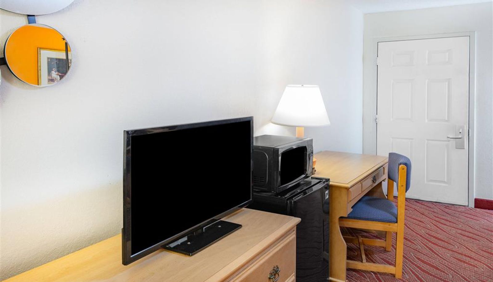 Room - Howard Johnson by Wyndham Staunton