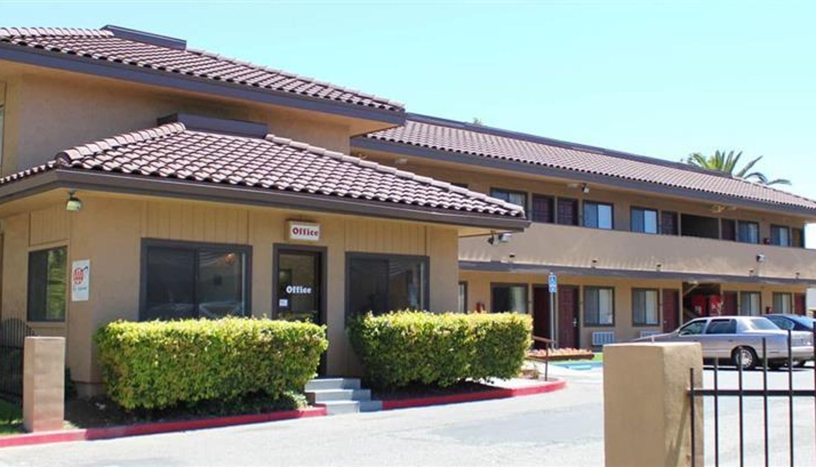 Exterior view - Signature Inn San Jose