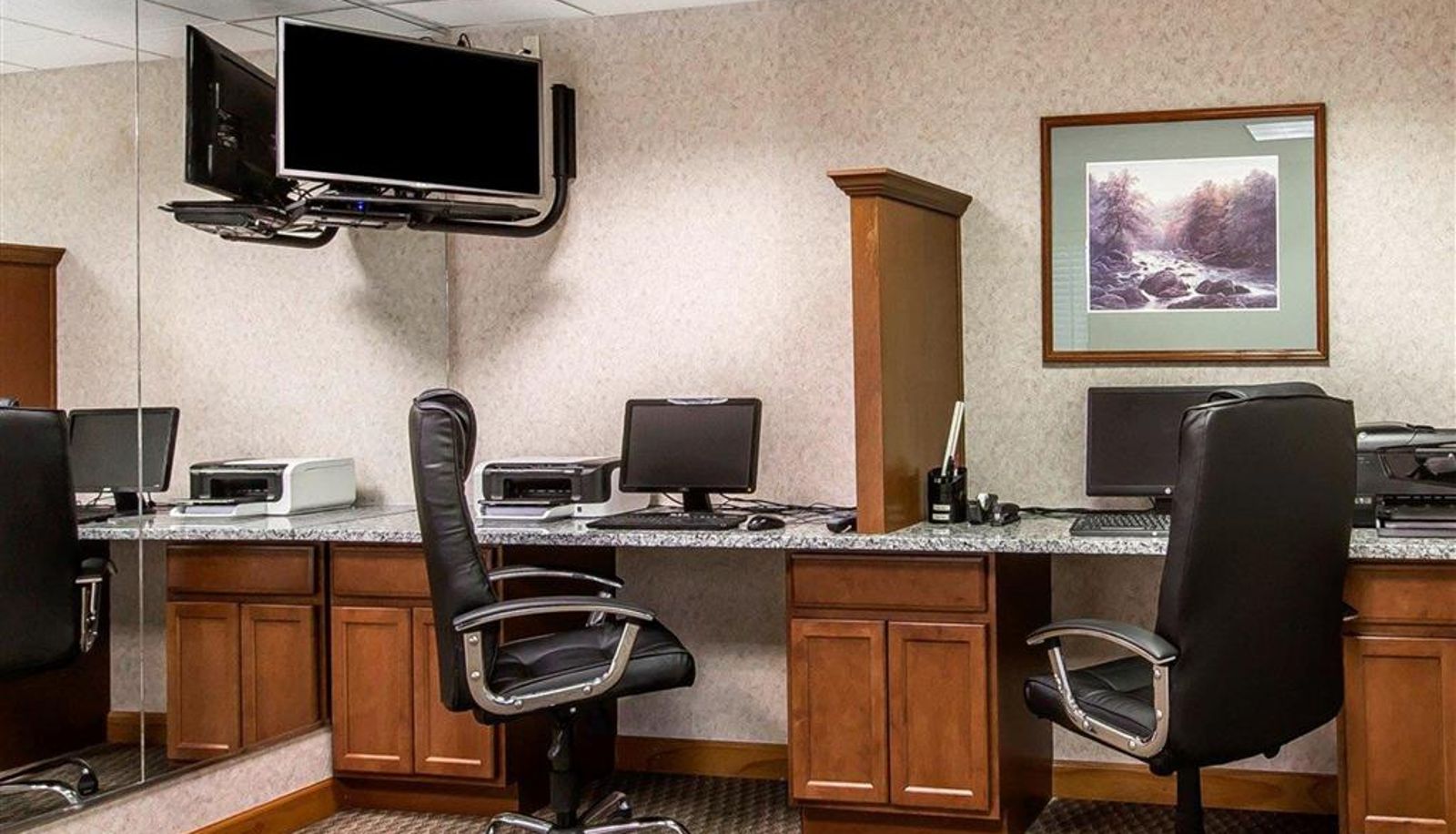 Business center - Clarion Inn near Lookout Mountain