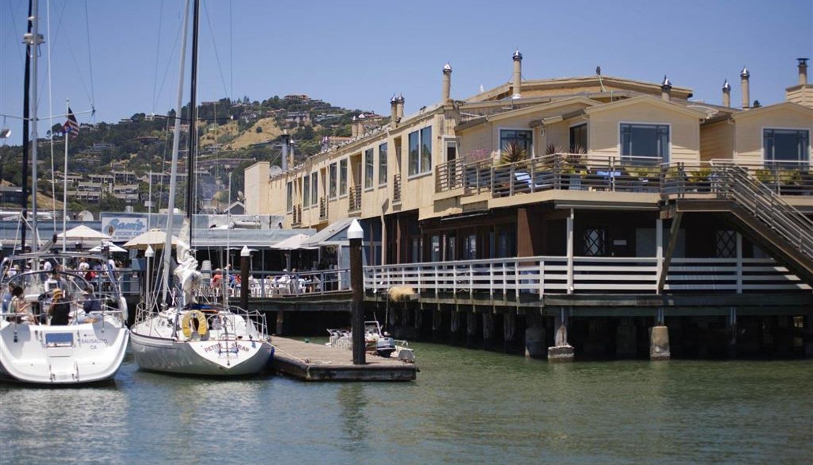 Außenansicht - WATERS EDGE HOTEL  TIBURON