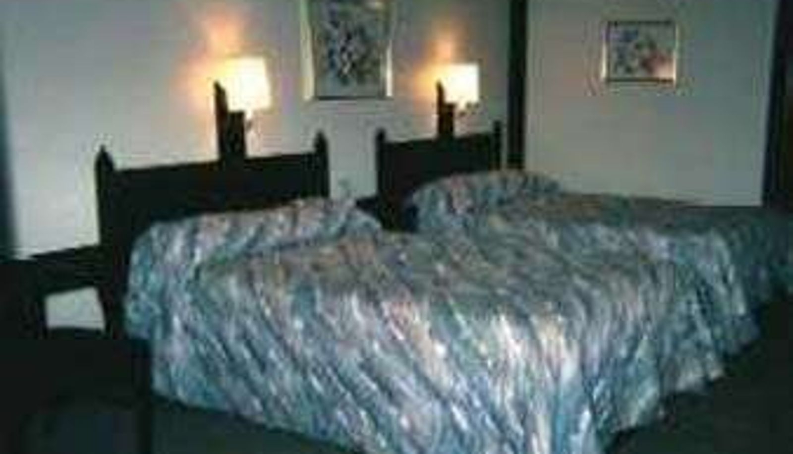 Quadrupla - Somerset Knights Inn