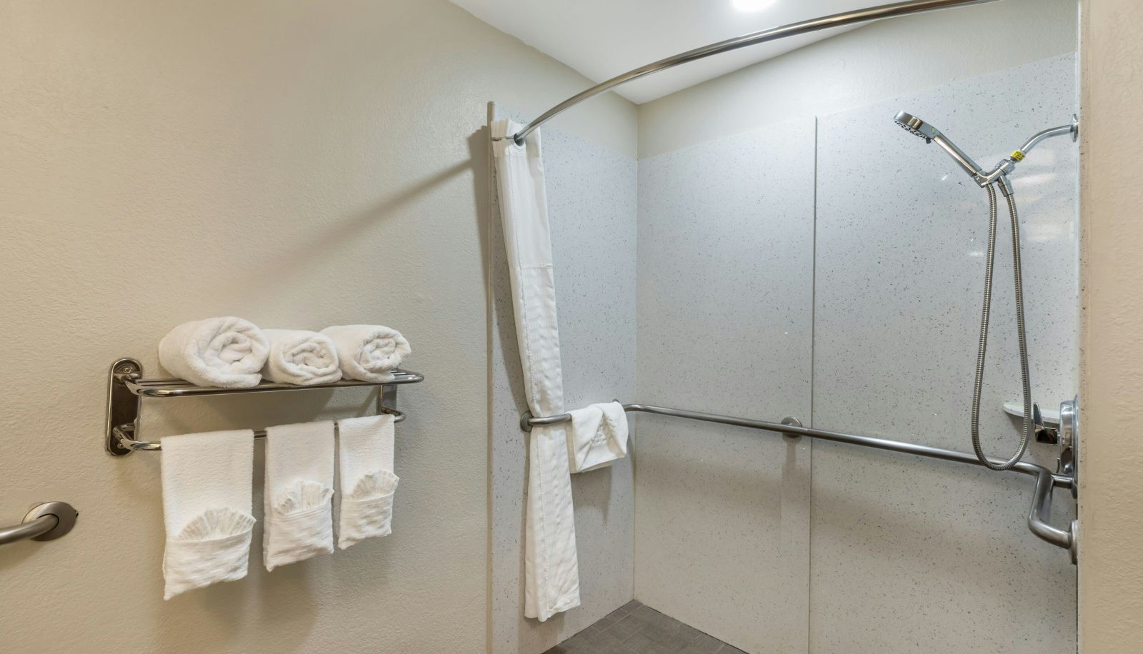 Zimmer - City Express by Marriott Duluth