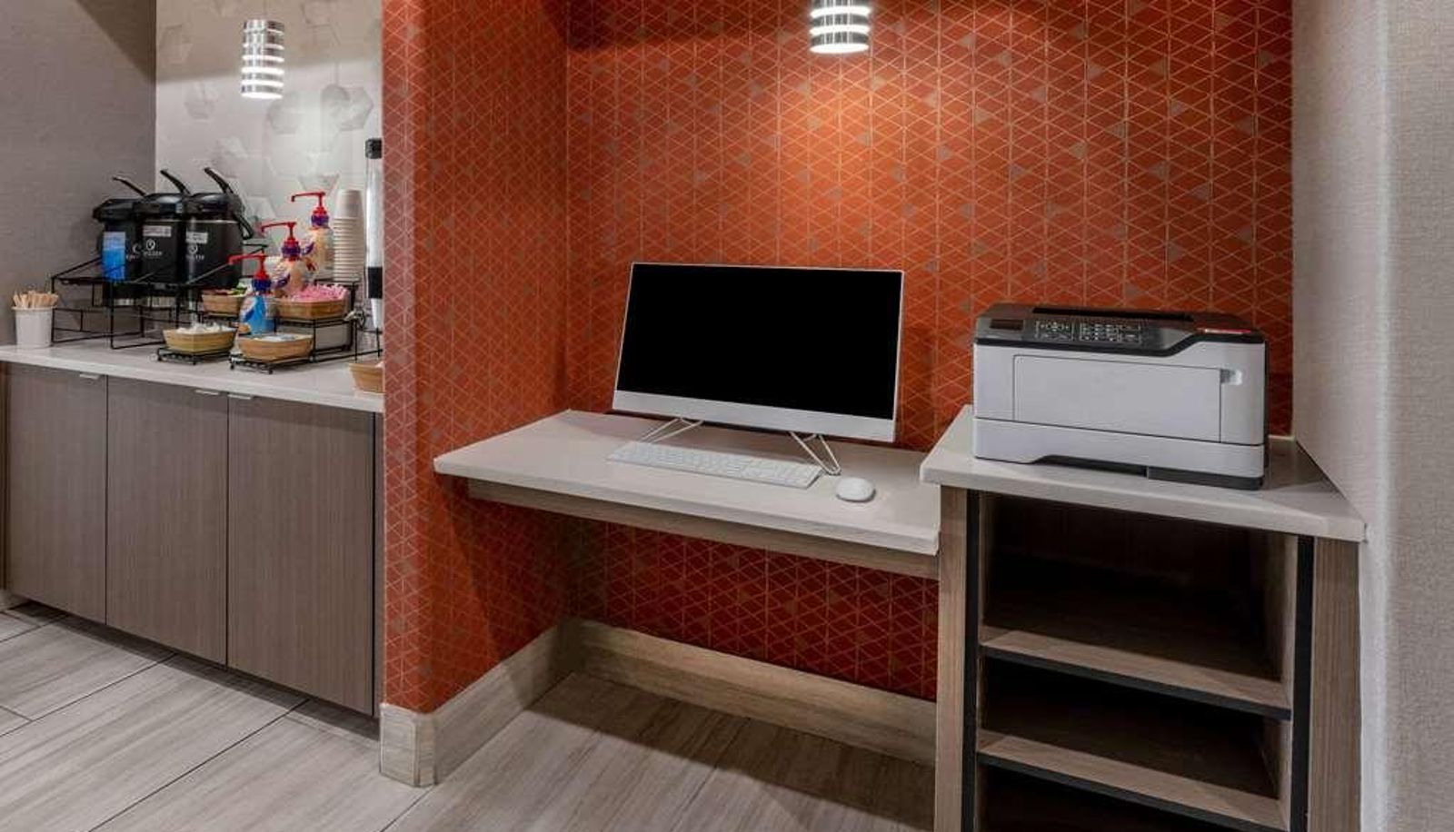 Business centre - La Quinta Inn & Suites by Wyndham Santa Rosa