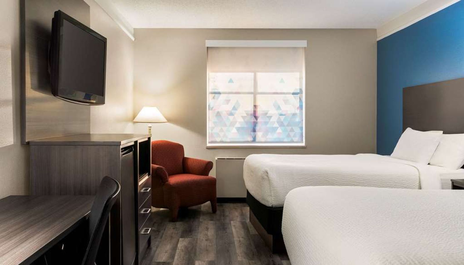 Zimmer - La Quinta Inn & Suites by Wyndham Madison American Center