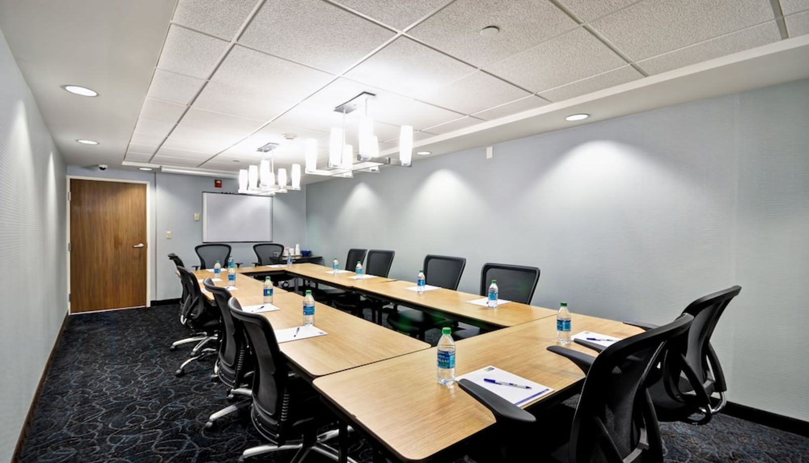 Meeting room - Holiday Inn Express ROMULUS / DETROIT AIRPORT by IHG
