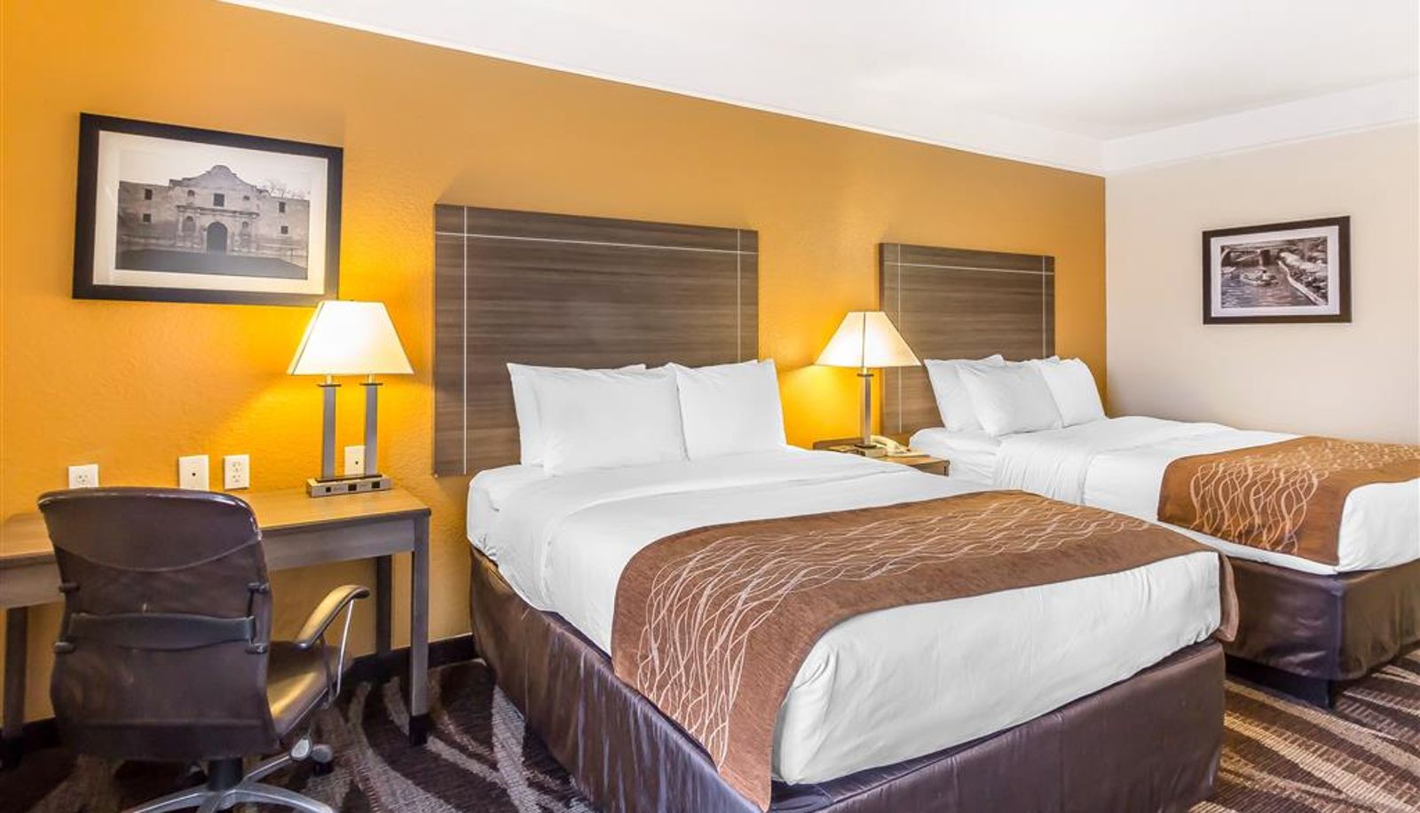 Chambre - Comfort Inn near Frost Bank Center