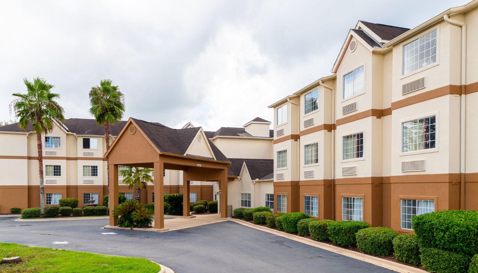 Info - Red Roof PLUS+ & Suites Savannah - I-95
