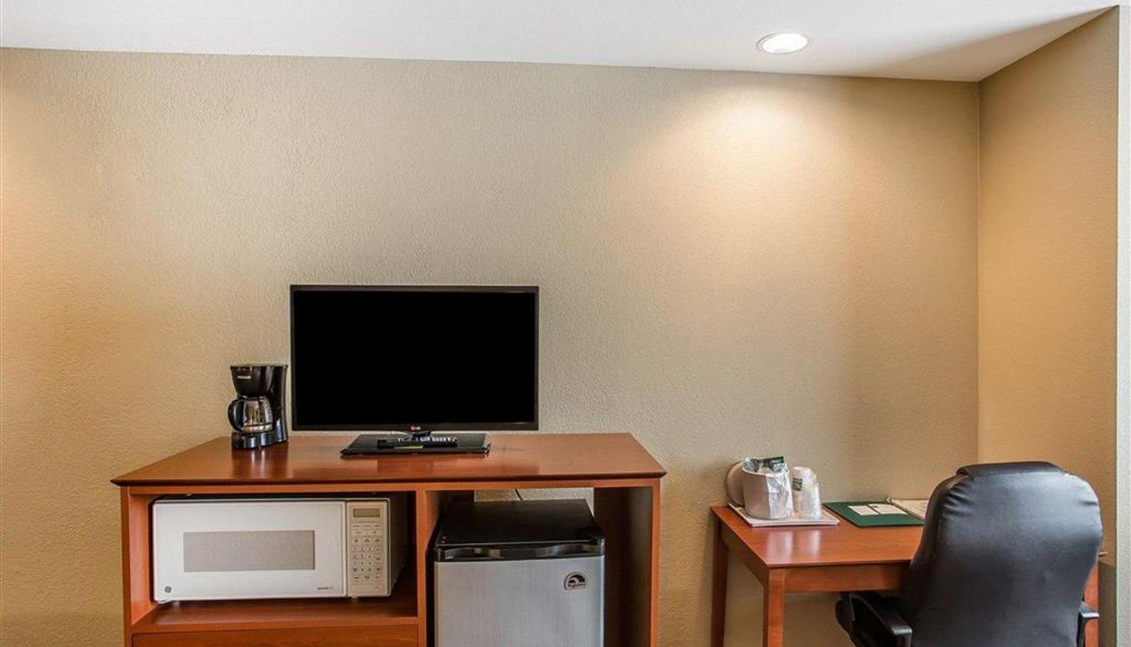 Zimmer - Quality Inn & Suites