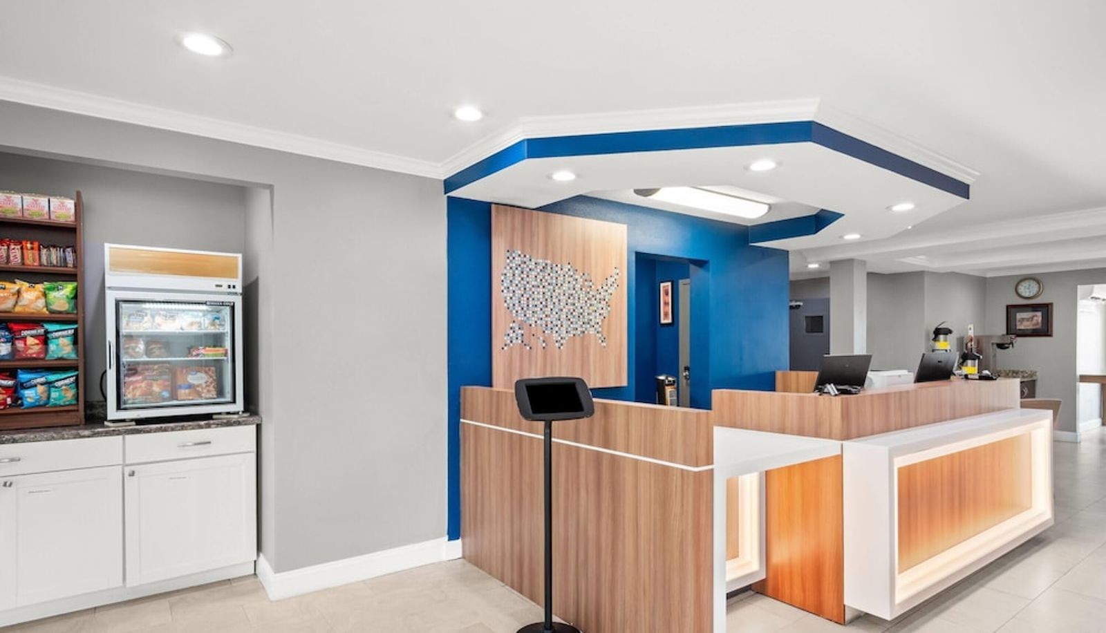 Hall - Microtel Inn & Suites by Wyndham Lexington