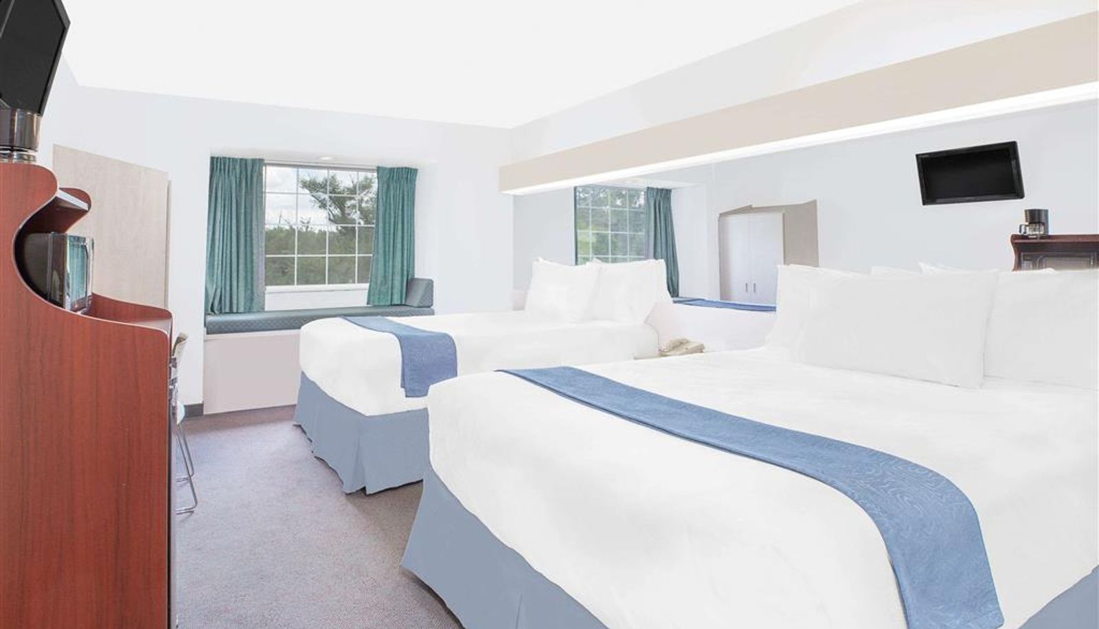 Room - Microtel Inn & Suites by Wyndham Broken Bow