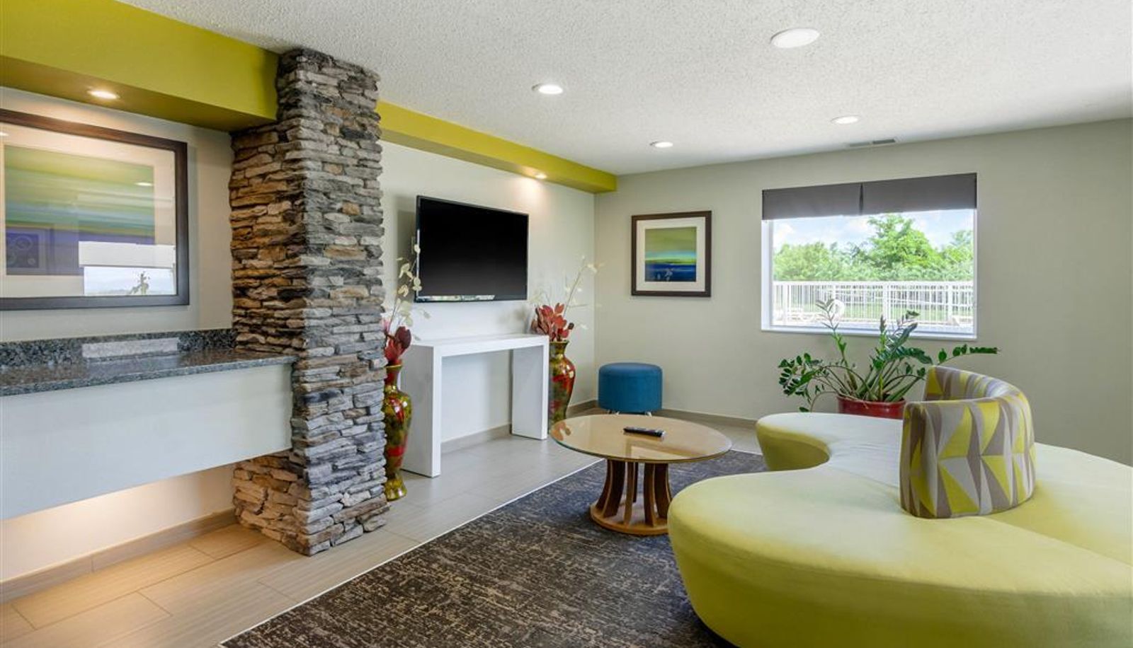 Hall - Quality Inn and Suites